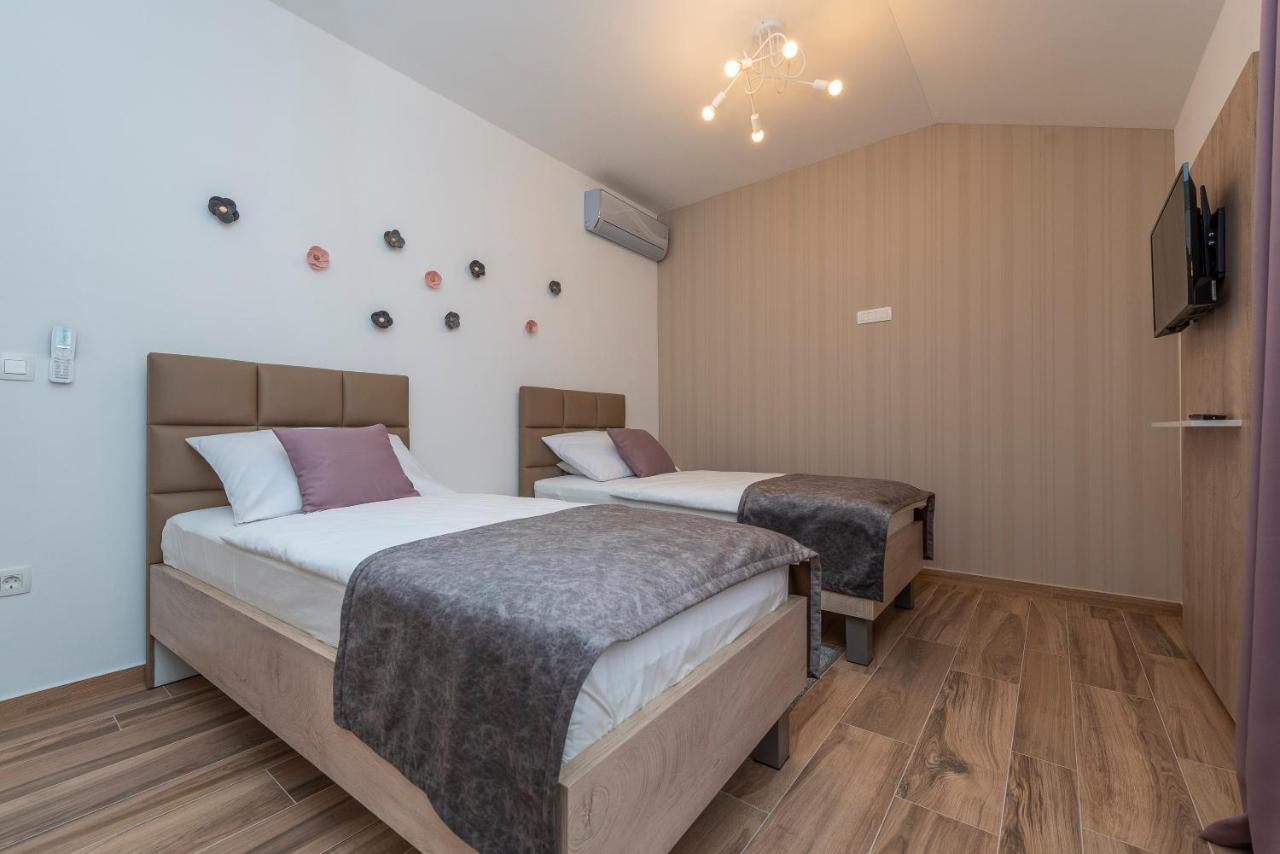 Luxury Apartments - La Vir 1 & 2 Exterior foto