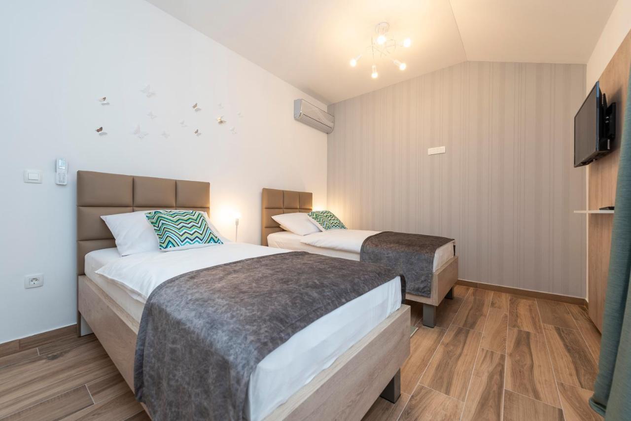 Luxury Apartments - La Vir 1 & 2 Exterior foto